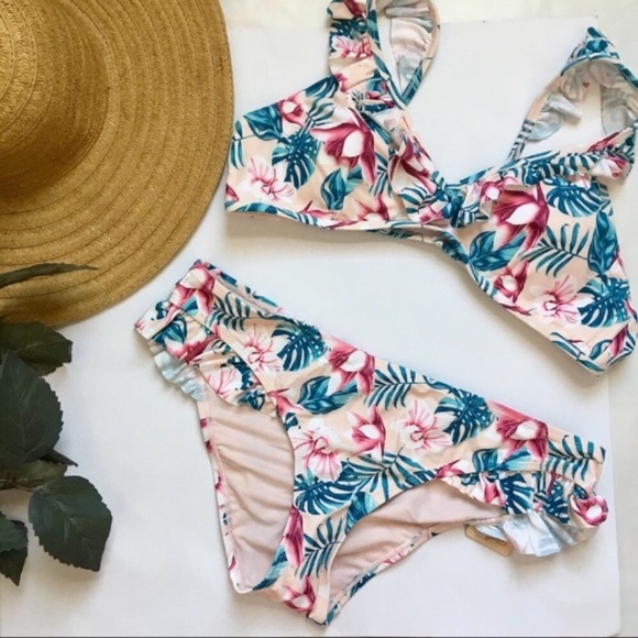 Cabana Del Sol Other - NWT Cabana Del Sol Ruffle Floral Flutter Bikini